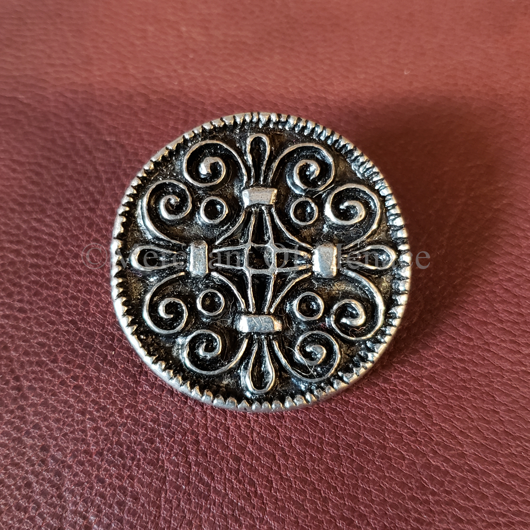 Jorvik Scroll Work Brooch - Medium